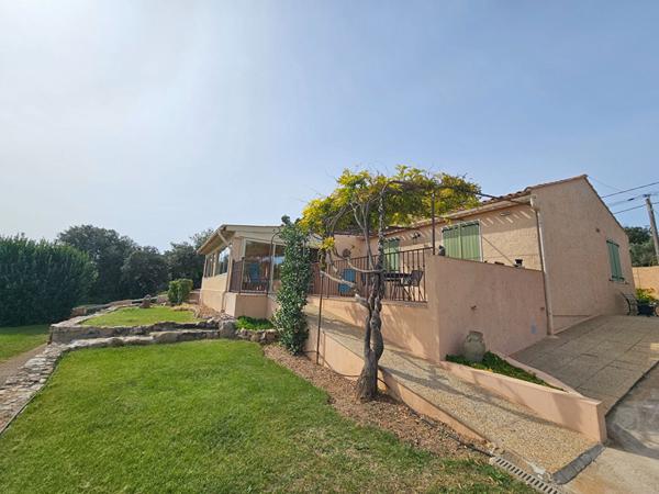 Maison de 146 m2 avec 4 chambres, véranda, garage, piscine et pool house à Saint Maximin la Sainte Baume