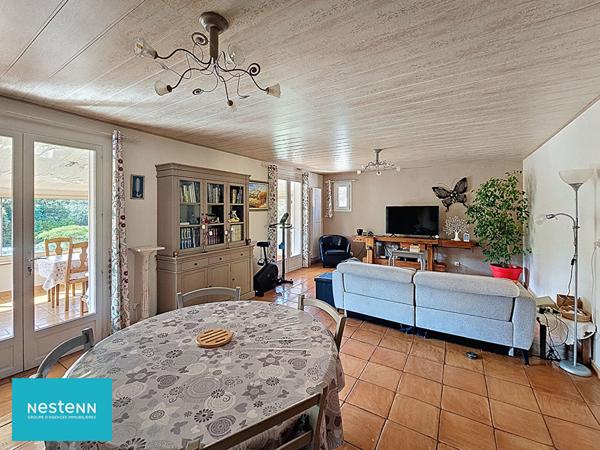 Maison de 146 m2 avec 4 chambres, véranda, garage, piscine et pool house à Saint Maximin la Sainte Baume