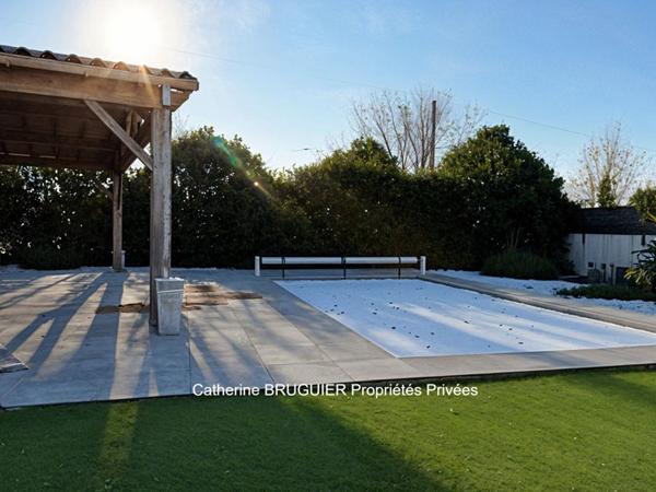 Villa de plain pied Angliers - Entre Niort et La Rochelle -140 m2 - 4 chambres- piscine - jardin clos de 950 m2
