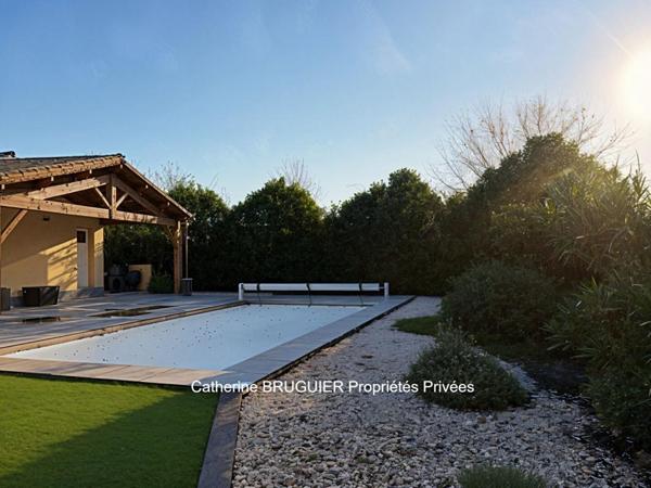 Villa de plain pied Angliers - Entre Niort et La Rochelle -140 m2 - 4 chambres- piscine - jardin clos de 950 m2