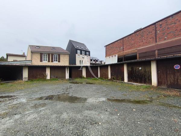 Pau Sud,garage fermé