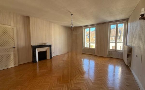 Maison à vendre    3 pièces • 86 m2 Mamers