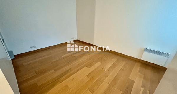 Location Appartement 4 pièces 97.2 m² - Châtenay-malabry 92290