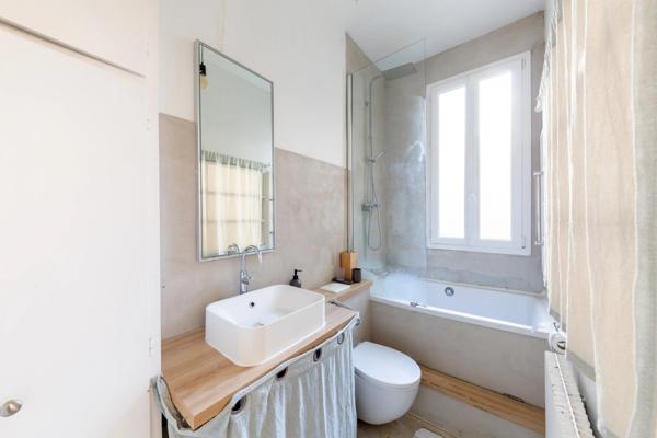 Appartement
         2 pièces
        - 49 m² Exclusivité 476 000 € *