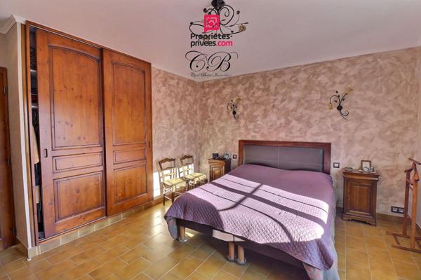 MAISON FAMILIALE - 180 m² habitables - Terrain plat > 6 000 m²