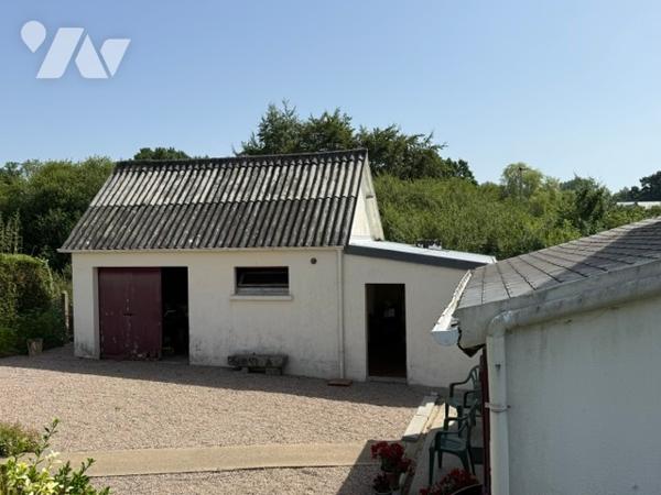 Une maison individuelle sur la commune déléguée de BRICQUEBEC, proche centre-ville