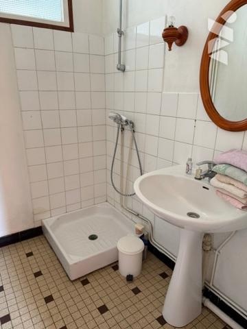 Une maison individuelle sur la commune déléguée de BRICQUEBEC, proche centre-ville
