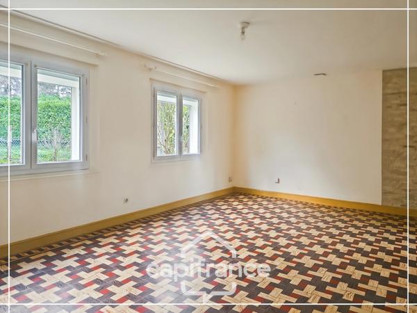 Maison individuelle 4 pièces, jardin clos de 700m², deux garages