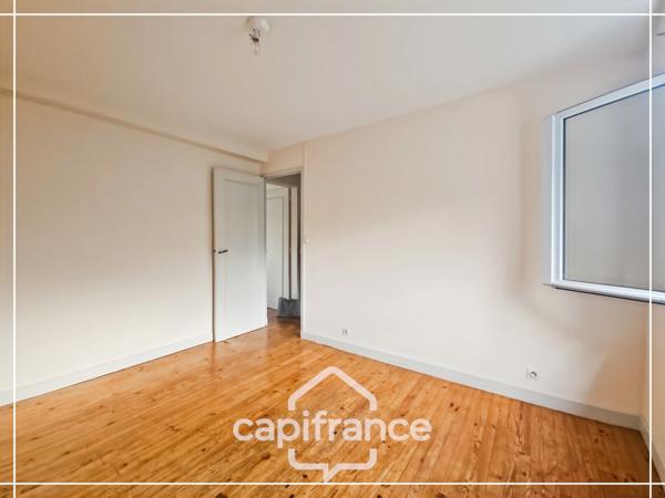 Maison individuelle 4 pièces, jardin clos de 700m², deux garages