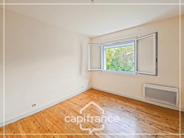 Maison individuelle 4 pièces, jardin clos de 700m², deux garages