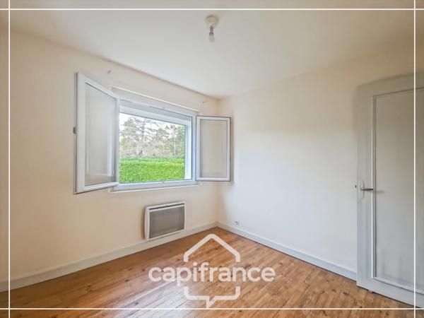 Maison individuelle 4 pièces, jardin clos de 700m², deux garages