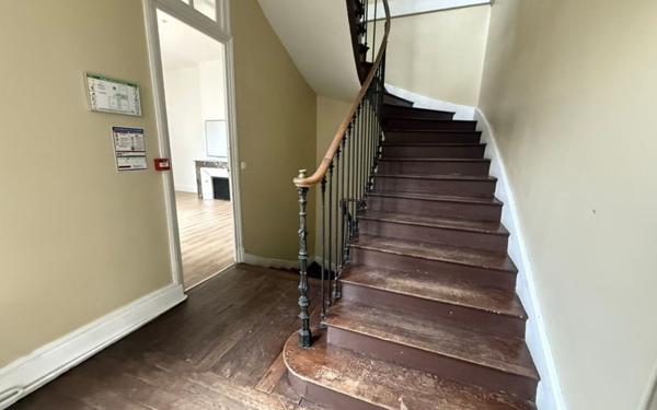 Immeuble à vendre    9 pièces •  Poitiers