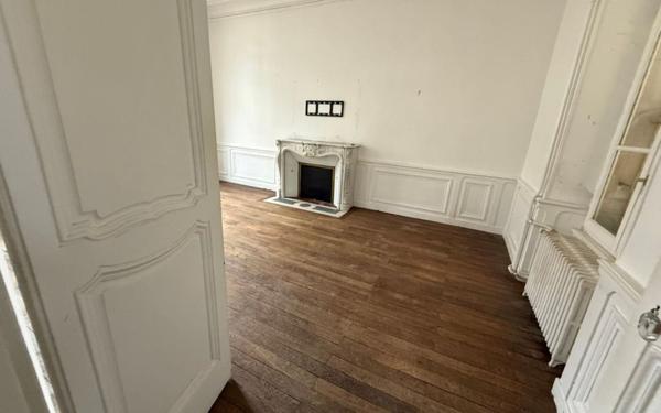 Immeuble à vendre    9 pièces •  Poitiers