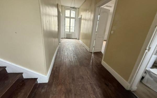 Immeuble à vendre    9 pièces •  Poitiers