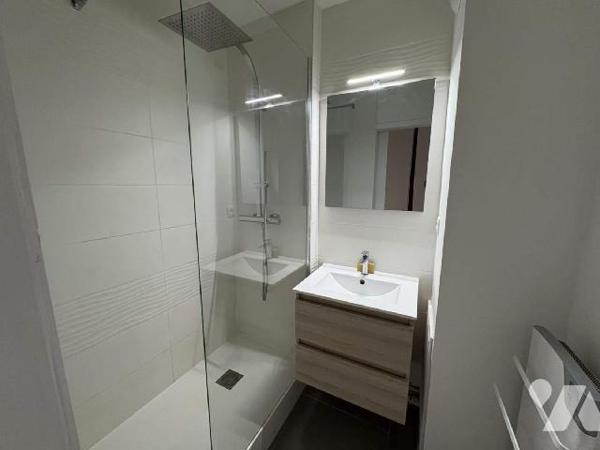 RENNES, T3 - RENNES - LANDRY / POTERIE
Idéalement placé à proximité du métro et dans un environ...