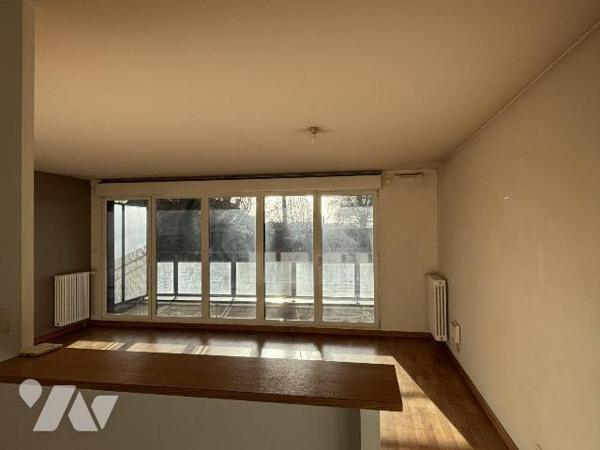 APPARTEMENT TYPE 4 - QUARTIER BEAULIEU /  JEANNE D'ARC- AVEC TERRASSE -
Venez découvrir cet ap...