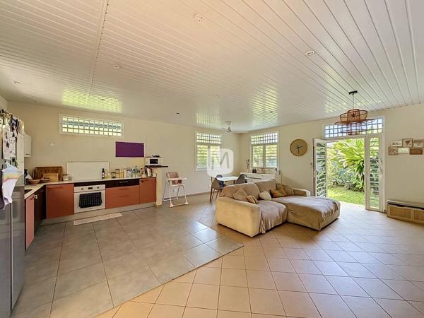 DPT GUYANE, à vendre RÉMIRE-MONTJOLY Maison T4 de 113 m2 avec piscine