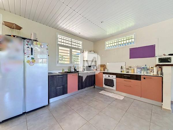 DPT GUYANE, à vendre RÉMIRE-MONTJOLY Maison T4 de 113 m2 avec piscine