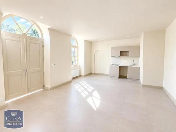 Appartement à louer 3 pièces 78.78m² Chinon (37500)