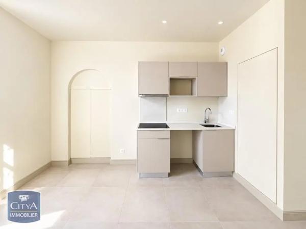 Appartement à louer 3 pièces 78.78m² Chinon (37500)