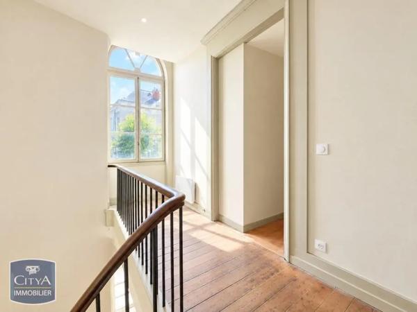 Appartement à louer 3 pièces 78.78m² Chinon (37500)