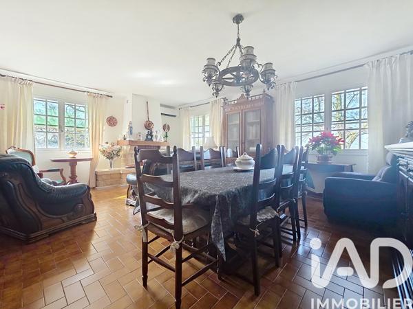 Maison à vendre 7 pièces 208 m² Générac