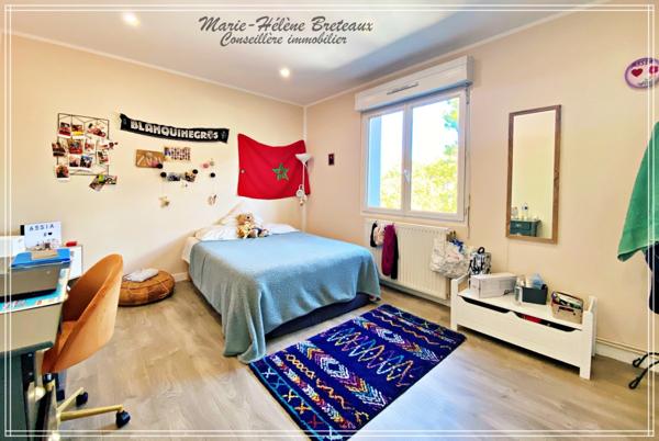 Maison à vendre 6 pièces BON ENCONTRE (47)Grande maison familiale de 170m² avec jardin, double garage et nombreuses possibilités, 3 entrées.