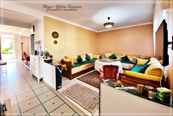 Maison à vendre 6 pièces BON ENCONTRE (47)Grande maison familiale de 170m² avec jardin, double garage et nombreuses possibilités, 3 entrées.