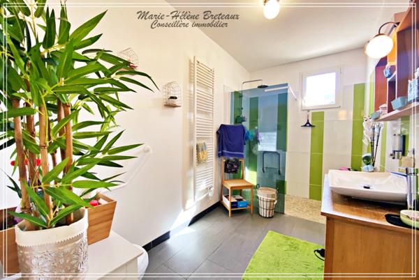 Maison à vendre 6 pièces BON ENCONTRE (47)Grande maison familiale de 170m² avec jardin, double garage et nombreuses possibilités, 3 entrées.