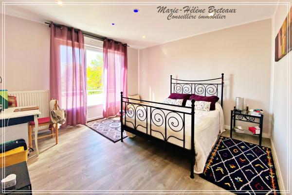 Maison à vendre 6 pièces BON ENCONTRE (47)Grande maison familiale de 170m² avec jardin, double garage et nombreuses possibilités, 3 entrées.