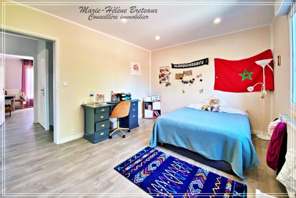 Maison à vendre 6 pièces BON ENCONTRE (47)Grande maison familiale de 170m² avec jardin, double garage et nombreuses possibilités, 3 entrées.