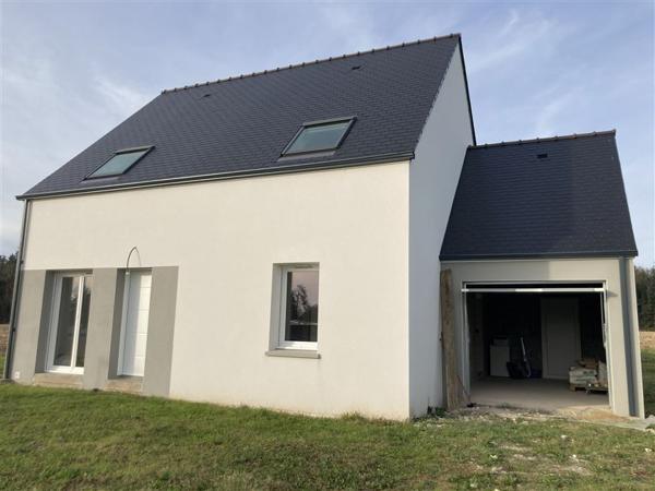 Maison à louer Evellys : 5 pièces, 104m² avec 4 chambre(s) à 1 078€ - AJP Immobilier Pontivy