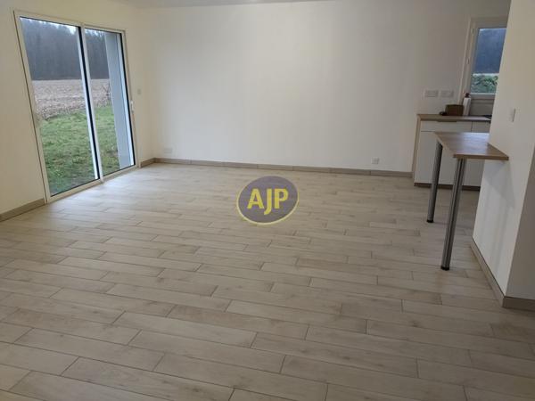 Maison à louer Evellys : 5 pièces, 104m² avec 4 chambre(s) à 1 078€ - AJP Immobilier Pontivy