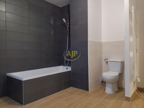 Maison à louer Evellys : 5 pièces, 104m² avec 4 chambre(s) à 1 078€ - AJP Immobilier Pontivy