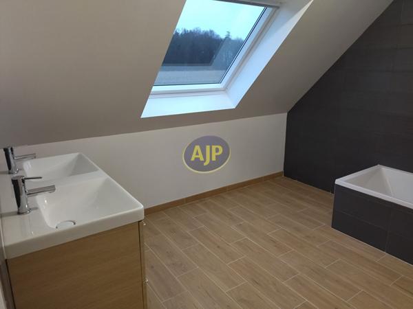 Maison à louer Evellys : 5 pièces, 104m² avec 4 chambre(s) à 1 078€ - AJP Immobilier Pontivy