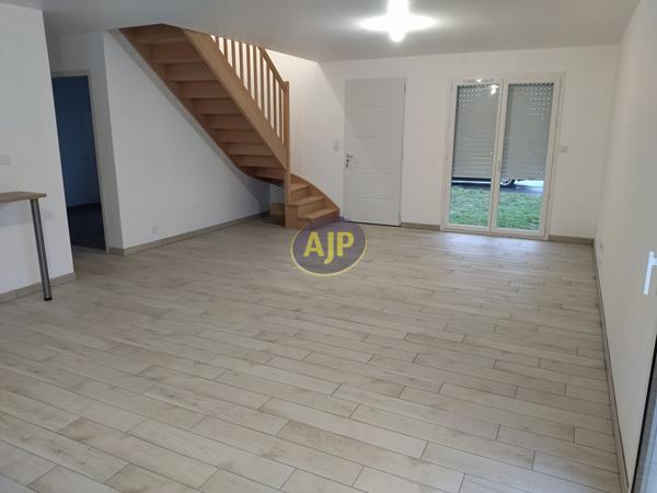 Maison à louer Evellys : 5 pièces, 104m² avec 4 chambre(s) à 1 078€ - AJP Immobilier Pontivy