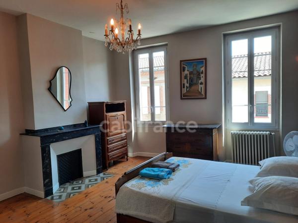 ALBI CENTRE MAISON DE VILLE AVEC GARAGE ET JARDIN