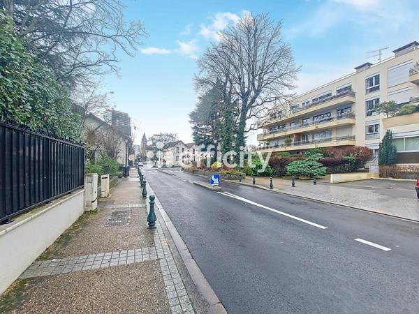 Local Commercial 5 pièces - 94 m²