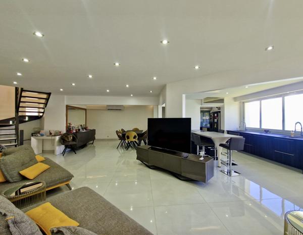 Gosier (97190) Appartement d’exception en duplex à Bas-du-Fort – Vue mer panoramique, prestations haut de gamme