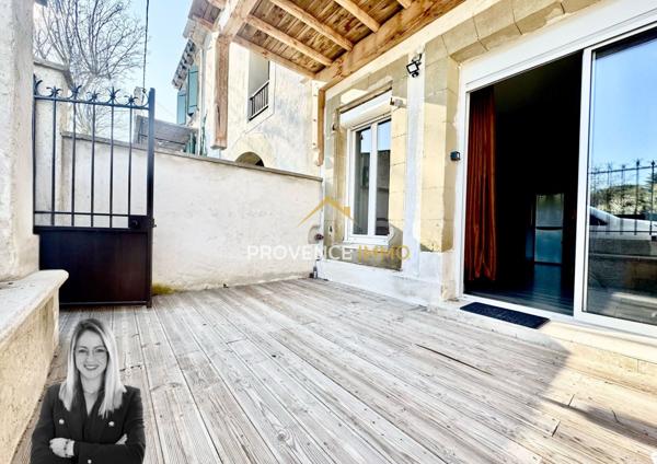 Eyguières (13430) T2 EN REZ DE JARDIN AVEC TERRASSE ET PLACE DE PARKING, CENTRE VILLE