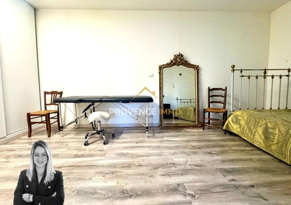 Eyguières (13430) T2 EN REZ DE JARDIN AVEC TERRASSE ET PLACE DE PARKING, CENTRE VILLE