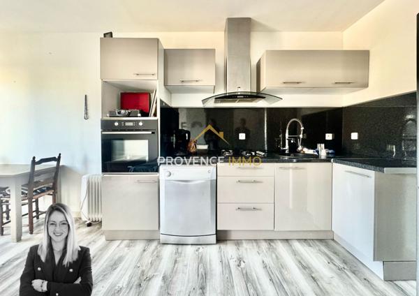 Eyguières (13430) T2 EN REZ DE JARDIN AVEC TERRASSE ET PLACE DE PARKING, CENTRE VILLE