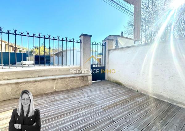 Eyguières (13430) T2 EN REZ DE JARDIN AVEC TERRASSE ET PLACE DE PARKING, CENTRE VILLE