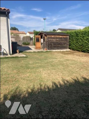 VILLA DE PLAIN-PIED AVEC JARDIN