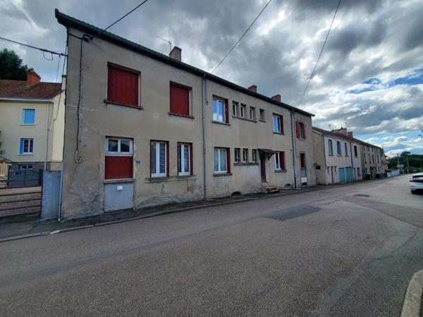 Immeuble de rentabilité possédant 4 appartements, 2 en accès plain pied avec extérieur commun
