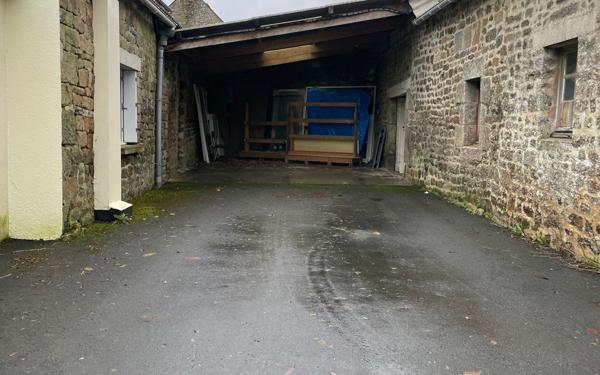 Immeuble à vendre    12 pièces • 191,85 m2 Plouray