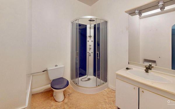 Immeuble à vendre    12 pièces • 191,85 m2 Plouray