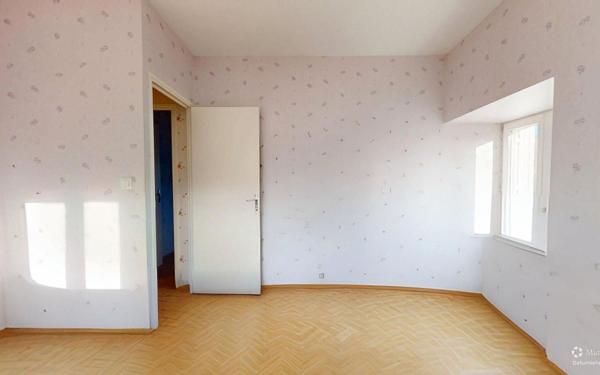 Immeuble à vendre    12 pièces • 191,85 m2 Plouray