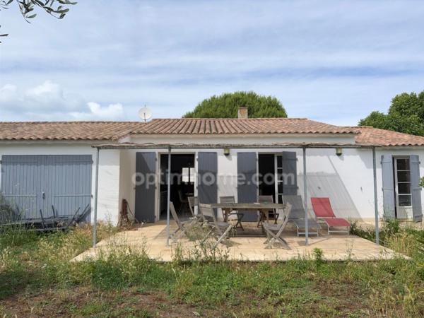 CHARMANTE MAISON RÉTAISE AVEC JARDIN CLOS ET TERRASSE ET  GARAGE AU CŒUR DE LOIX