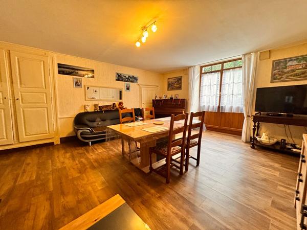 Maison de village fort potentiel à rénover de 144 m² à Arlay (Jura)